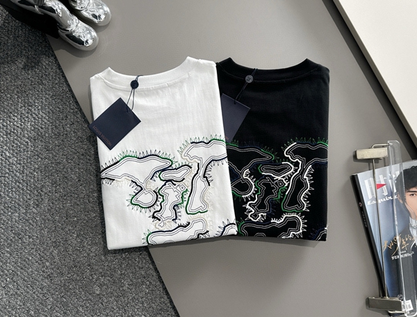 ブランドTシャツ全体デザイン